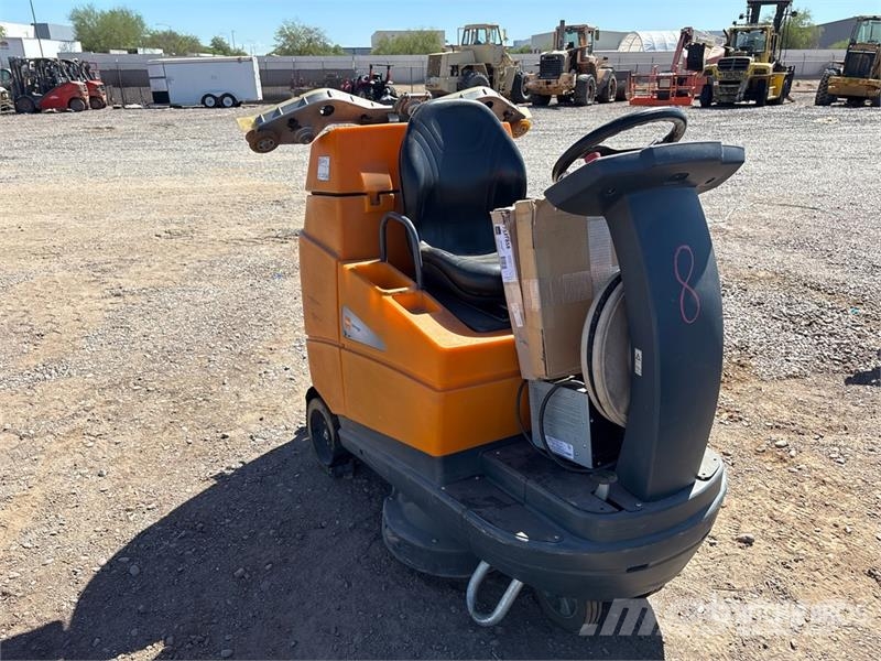 Taski D113 Ride-On Electric Floor Scrubber Weitere Anhänger