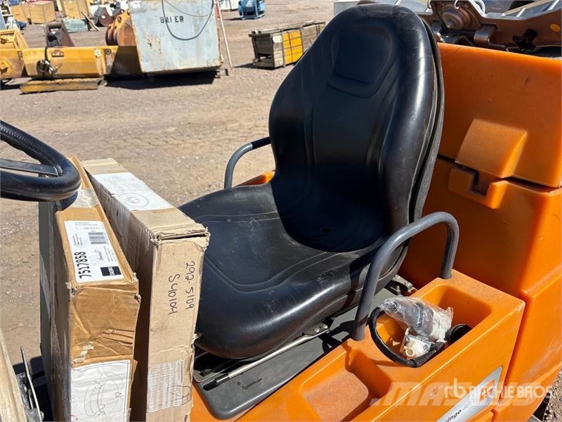 Taski D113 Ride-On Electric Floor Scrubber Weitere Anhänger