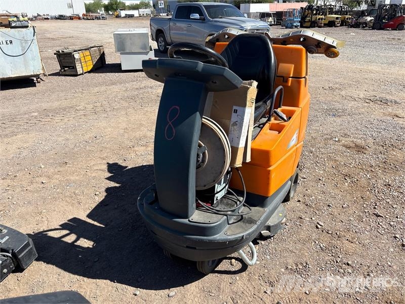 Taski D113 Ride-On Electric Floor Scrubber Weitere Anhänger