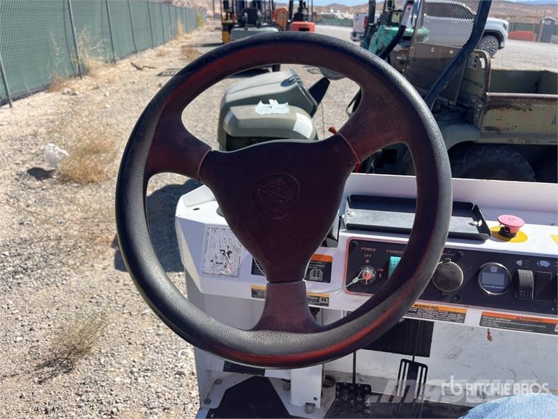Taylor Dunn Dunn B5-440-36 Electric Utility Cart (Inopera Motoare