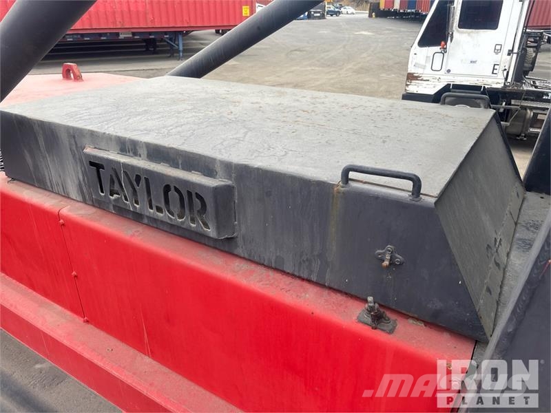 Taylor Y-80-W0 80000 lb Container Handler Sähkötrukit