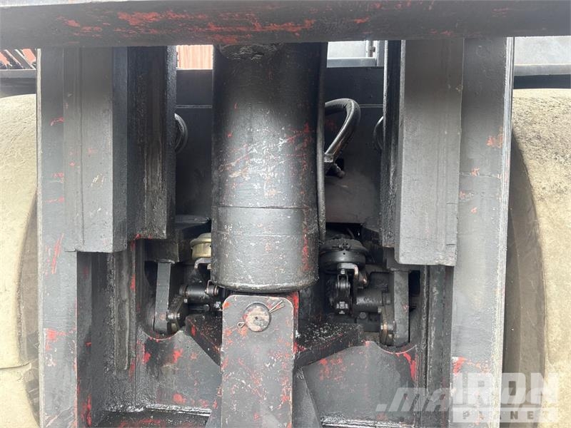 Taylor Y-80-W0 80000 lb Container Handler Sähkötrukit