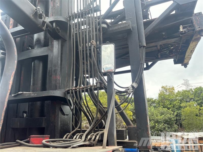 Taylor Y-80-W0 80000 lb Container Handler Sähkötrukit