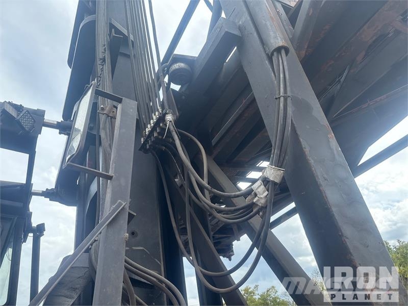 Taylor Y-80-W0 80000 lb Container Handler Sähkötrukit