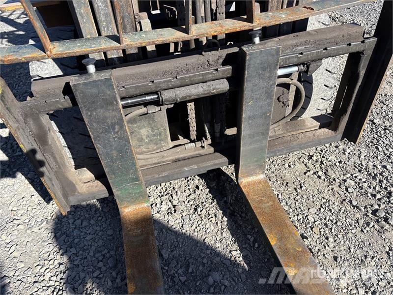 TCM FG25T7L 4500 lb Forklift Kahveltõstukid - muud