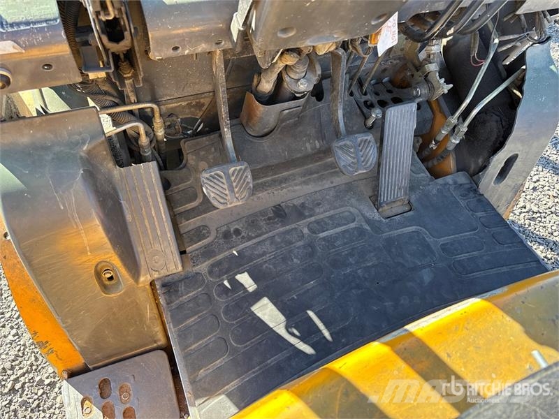 TCM FG25T7L 4500 lb Forklift Kahveltõstukid - muud