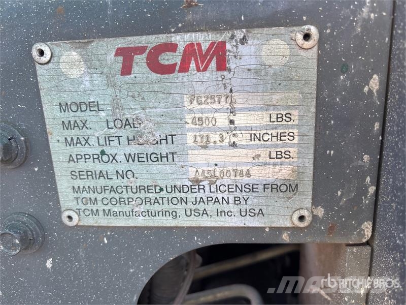 TCM FG25T7L 4500 lb Forklift Kahveltõstukid - muud