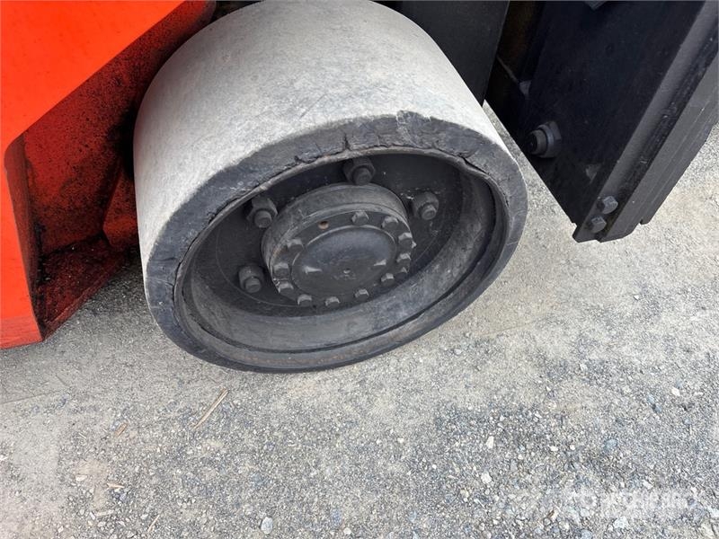 TCM FGC35N5 6000 lb Cushion Tire Forklift 其他叉车