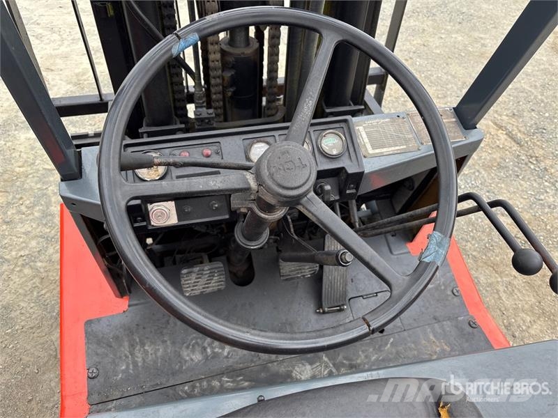 TCM FGC35N5 6000 lb Cushion Tire Forklift 其他叉车