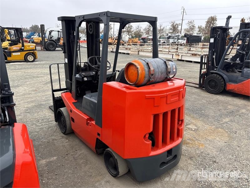 TCM FGC35N5 6000 lb Cushion Tire Forklift 其他叉车