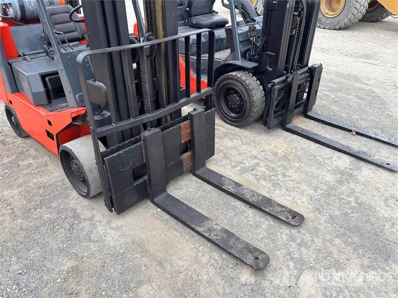 TCM FGC35N5 6000 lb Cushion Tire Forklift 其他叉车