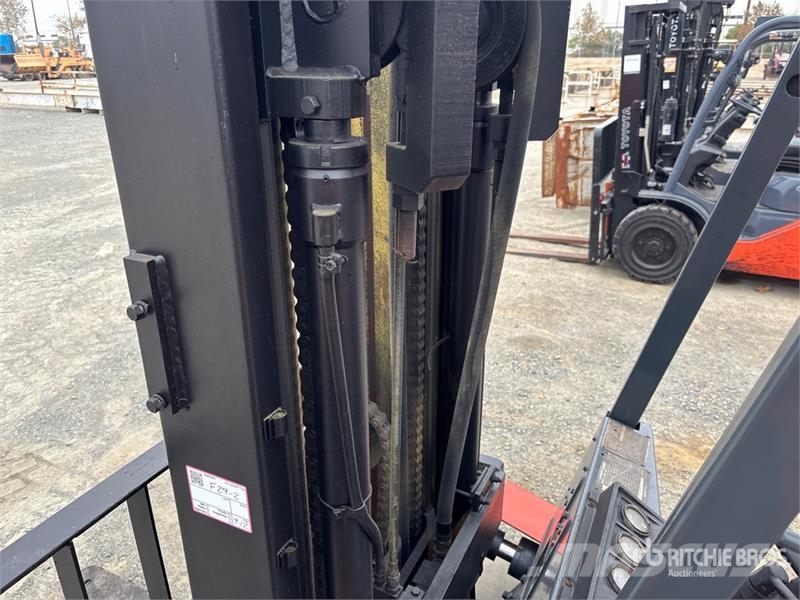 TCM FGC35N5 6000 lb Cushion Tire Forklift 其他叉车