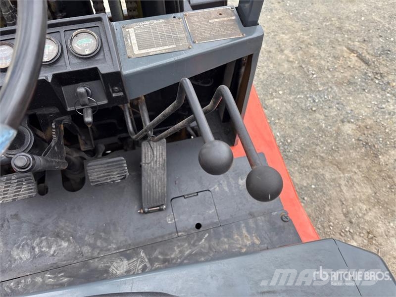 TCM FGC35N5 6000 lb Cushion Tire Forklift 其他叉车