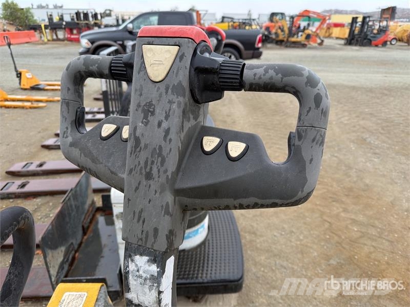 TCM of (4) TCM ER60 Pallet Jack (Inoperable) Pumppukärryt