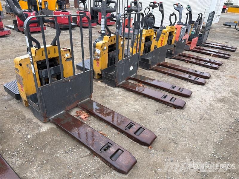 TCM of (4) TCM ER60 Pallet Jack (Inoperable) Pumppukärryt