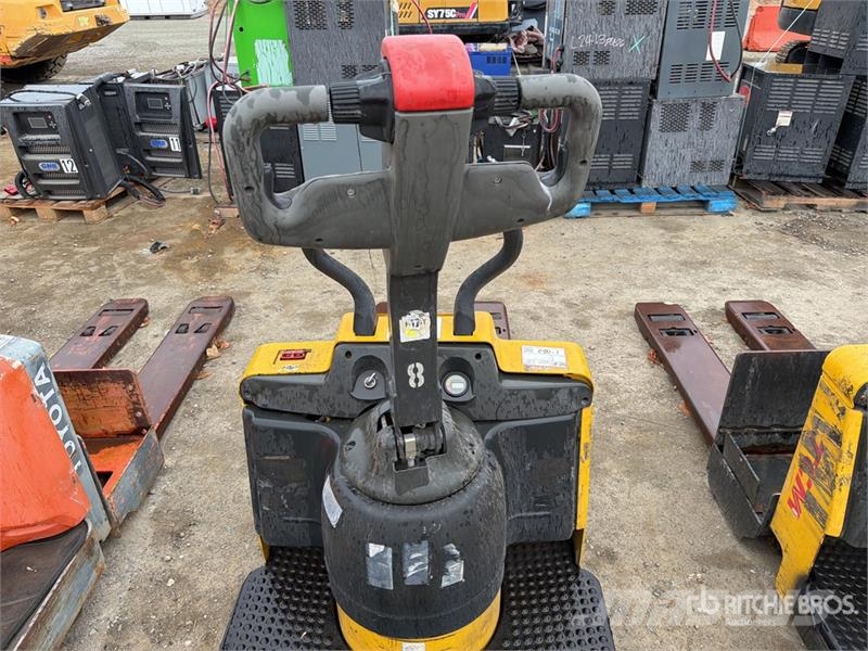TCM of (4) TCM ER60 Pallet Jack (Inoperable) Pumppukärryt