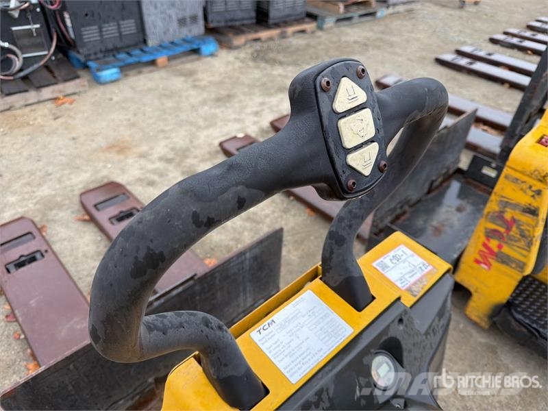 TCM of (4) TCM ER60 Pallet Jack (Inoperable) Pumppukärryt