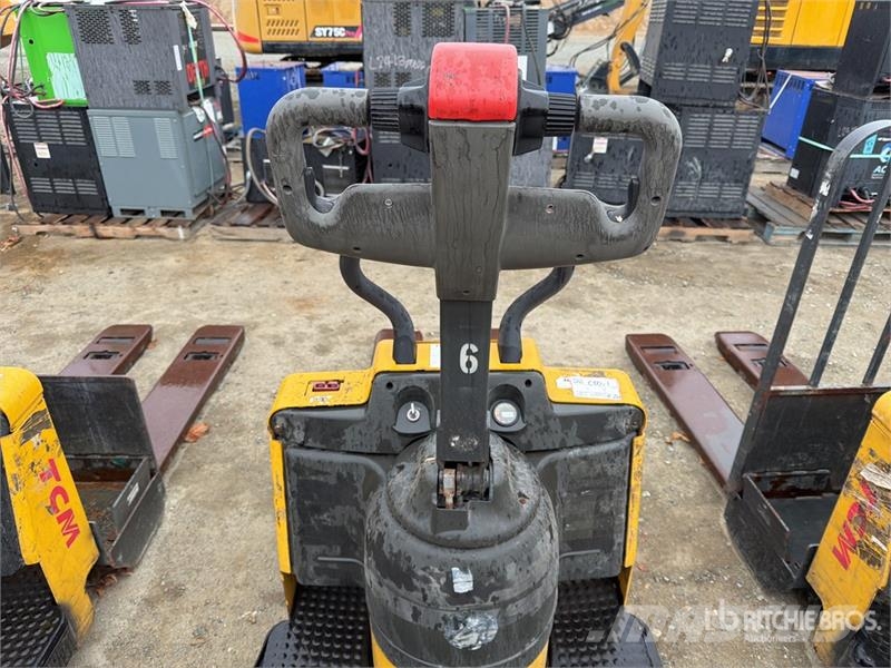 TCM of (4) TCM ER60 Pallet Jack (Inoperable) Pumppukärryt