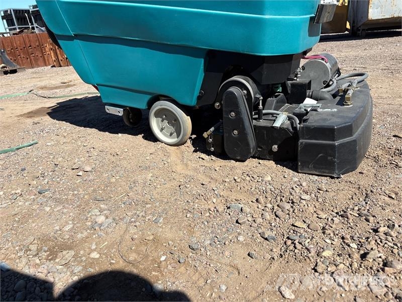 Tennant 1610 Walk-Behind Electric Floor Scrubber Druge prikolice