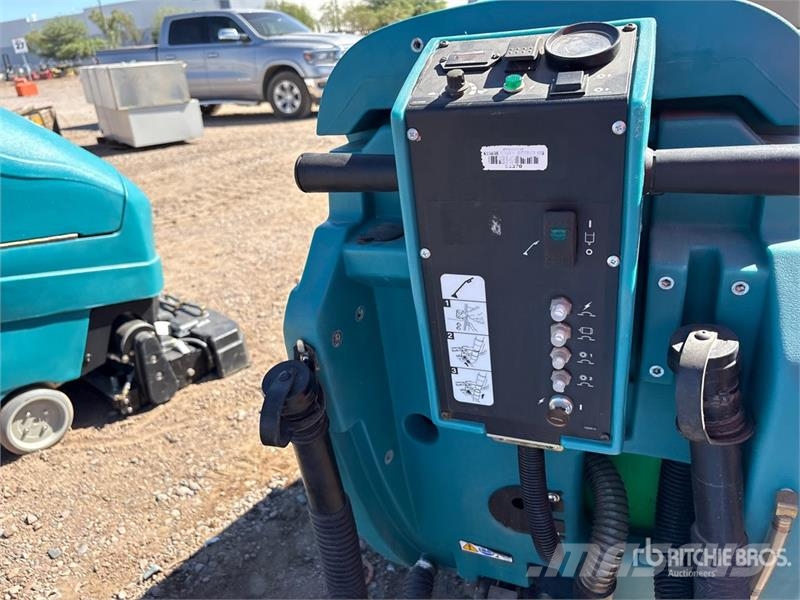 Tennant 1610 Walk-Behind Electric Floor Scrubber Druge prikolice
