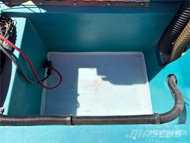 Tennant 1610 Walk-Behind Electric Floor Scrubber Druge prikolice