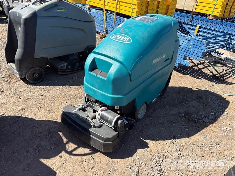 Tennant 1610 Walk-Behind Electric Floor Scrubber Druge prikolice