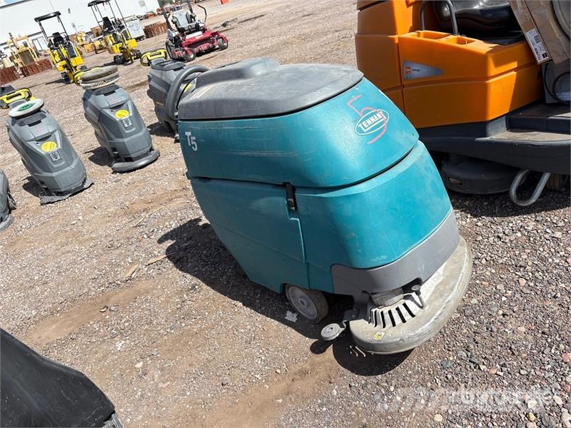 Tennant 1610 Walk-Behind Electric Floor Scrubber Druge prikolice
