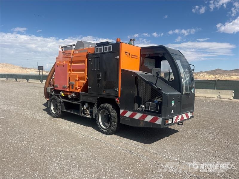 Tesmec City Cleanfast 4x4 Trencher Sleuvengravers