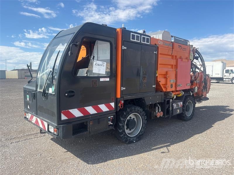 Tesmec City Cleanfast 4x4 Trencher Sleuvengravers
