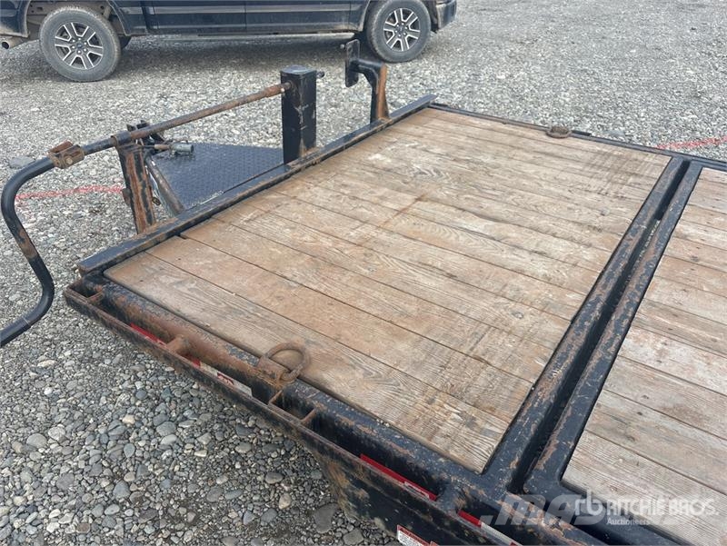 Teton 22 ft Tri/A Tilt Deck Trailer Zemie treileri