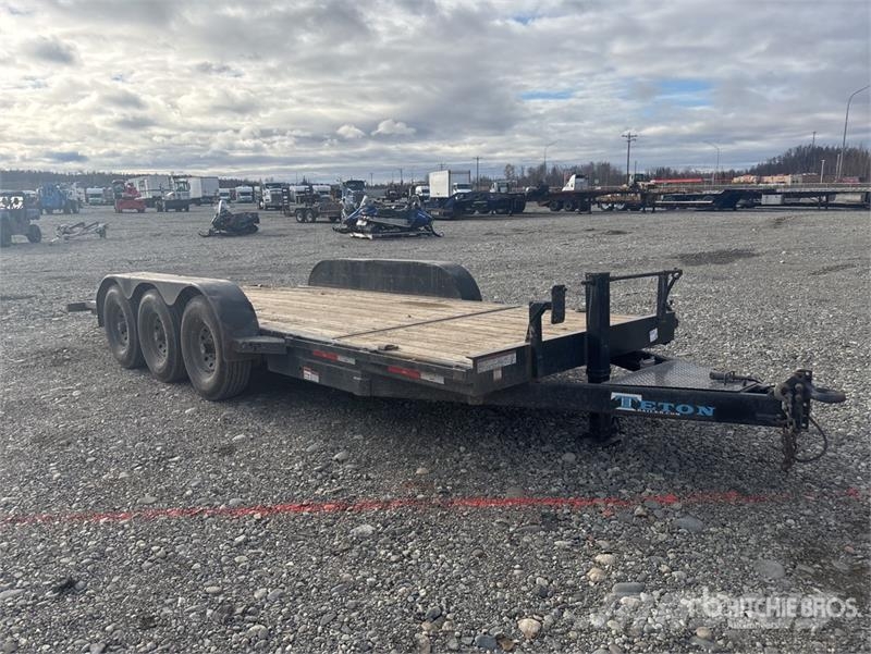 Teton 22 ft Tri/A Tilt Deck Trailer Zemie treileri