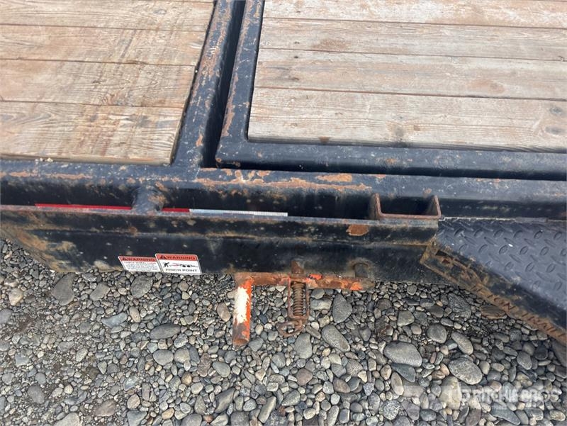 Teton 22 ft Tri/A Tilt Deck Trailer Zemie treileri