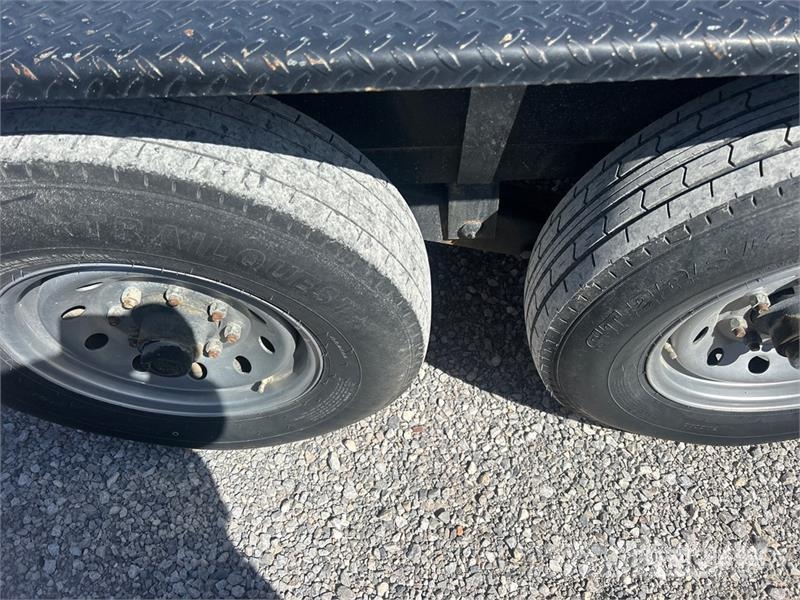 Texas Pride EQ72421KBP 24 ft Tri/A Equipment Trailer Maschinetransporter