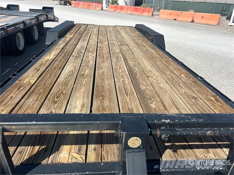 Texas Pride EQ72421KBP 24 ft Tri/A Equipment Trailer Maschinetransporter