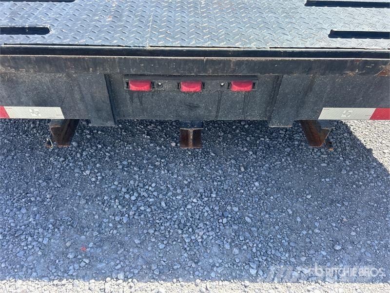 Texas Pride EQ72421KBP 24 ft Tri/A Equipment Trailer Maschinetransporter