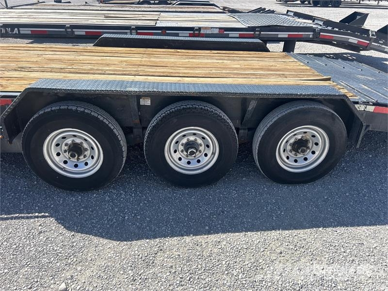 Texas Pride EQ72421KBP 24 ft Tri/A Equipment Trailer Maschinetransporter