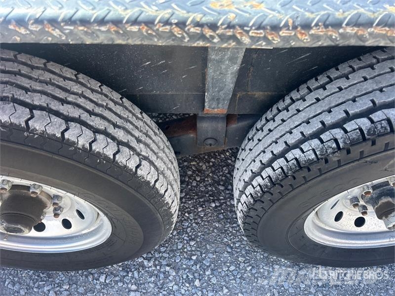 Texas Pride EQ72421KBP 24 ft Tri/A Equipment Trailer Maschinetransporter