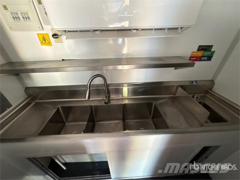 The Fud Trailer 16 ft T/A Food Concession Trailer Citas piekabes