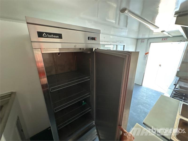 The Fud Trailer 16 ft T/A Food Concession Trailer Citas piekabes