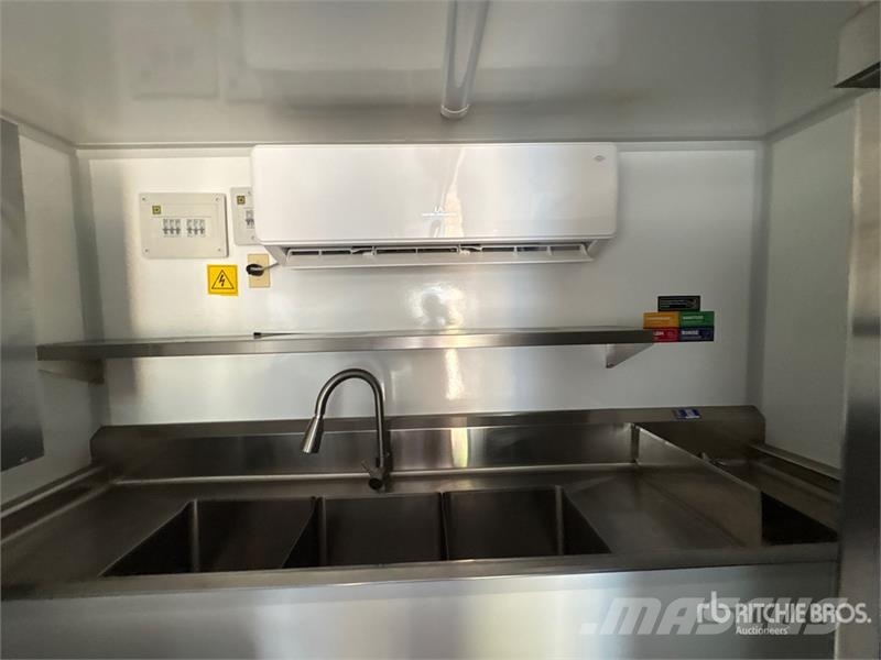 The Fud Trailer 16 ft T/A Food Concession Trailer Citas piekabes