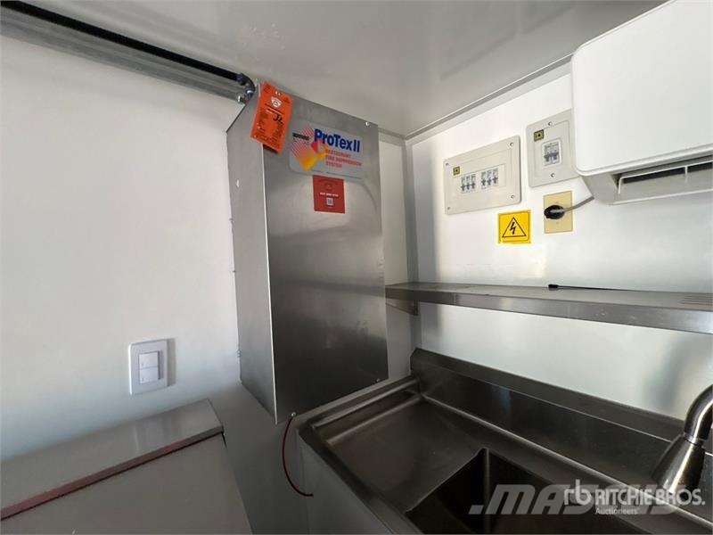 The Fud Trailer 16 ft T/A Food Concession Trailer Citas piekabes