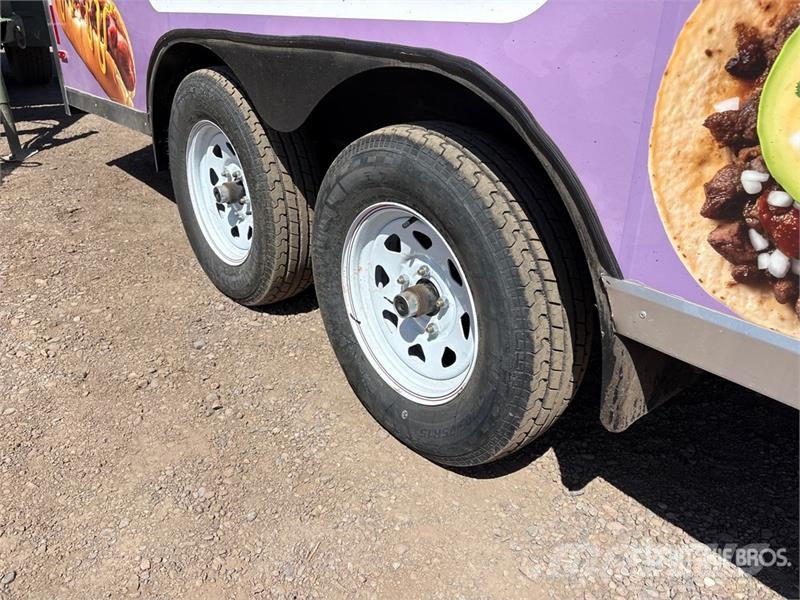 The Fud Trailer 19 ft T/A Food Concession Trailer Citas piekabes