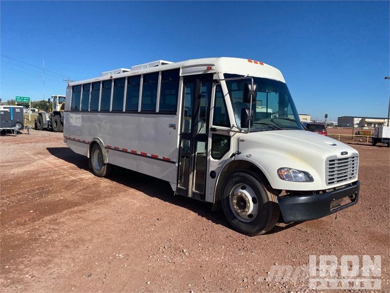 Thomas Saf-T-Liner C2 4x2 28-Seat Crew Carrier Bus Mini buszok