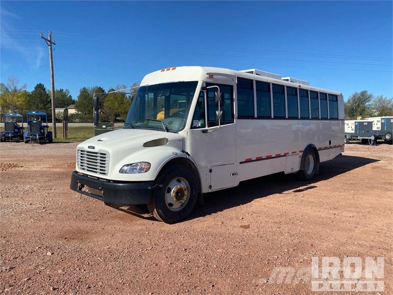 Thomas Saf-T-Liner C2 4x2 28-Seat Crew Carrier Bus Mini buszok