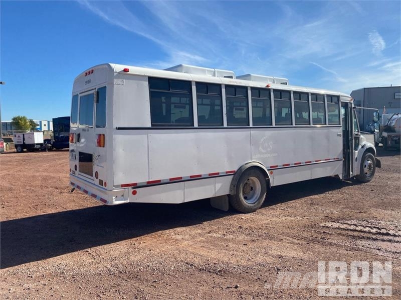Thomas Saf-T-Liner C2 4x2 28-Seat Crew Carrier Bus Mini buszok