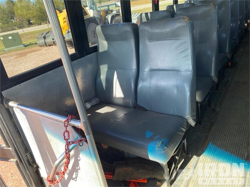 Thomas Saf-T-Liner C2 4x2 28-Seat Crew Carrier Bus Mini buszok
