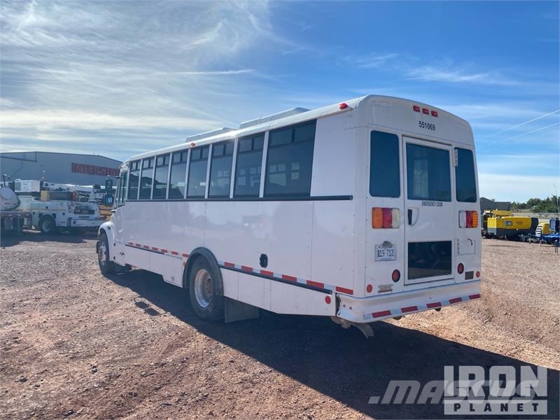 Thomas Saf-T-Liner C2 4x2 28-Seat Crew Carrier Bus Mini buszok