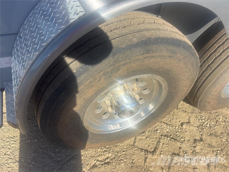 Thunder Creek MTT920 T/A Fuel Trailer Cisterna