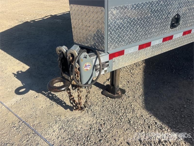 Thunder Creek MTT920 T/A Fuel Trailer Cisterna