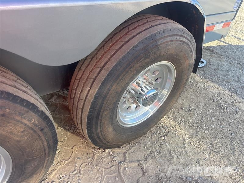 Thunder Creek MTT920 T/A Fuel Trailer Cisterna